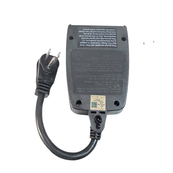 Sylvania 2-Pack Digital Timers w/ Photocell Sensor NIB w/ Manual Model V2045-60 - Picture 10 of 11